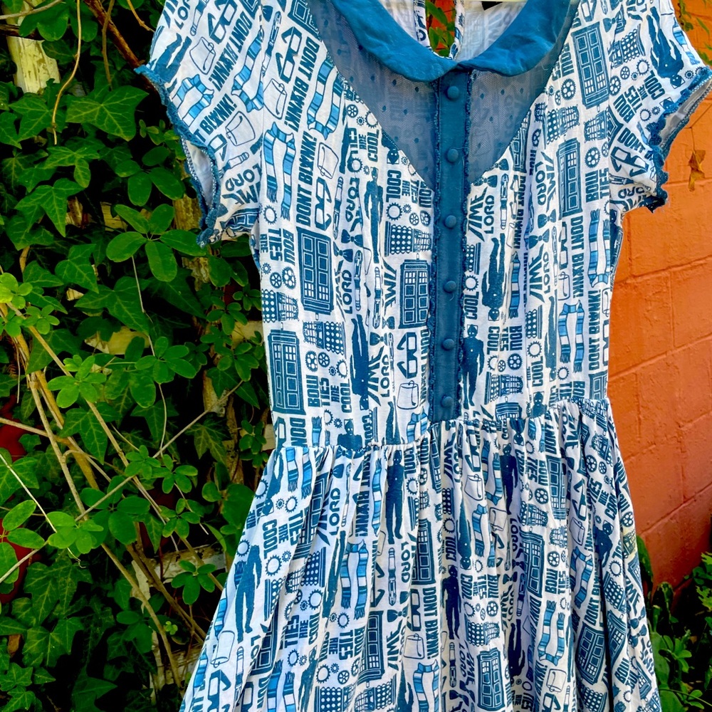 Hot Topic Doctor Who Collared Vintage Style Dress